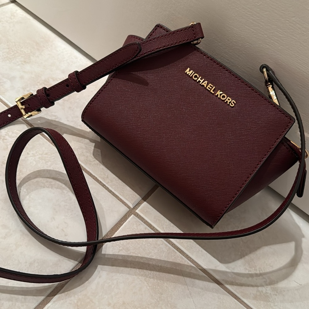 Michael Kors Selma Mini in Saffiano Leather - Maroon